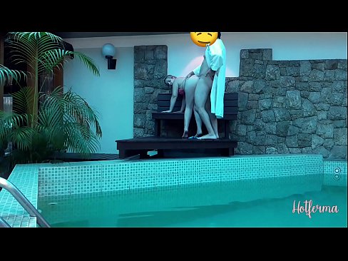 ❤️ Bulla ancillam ad piscinam invitat, sed fervido resistere non potuit Anal video at porn la.pornmega.ru